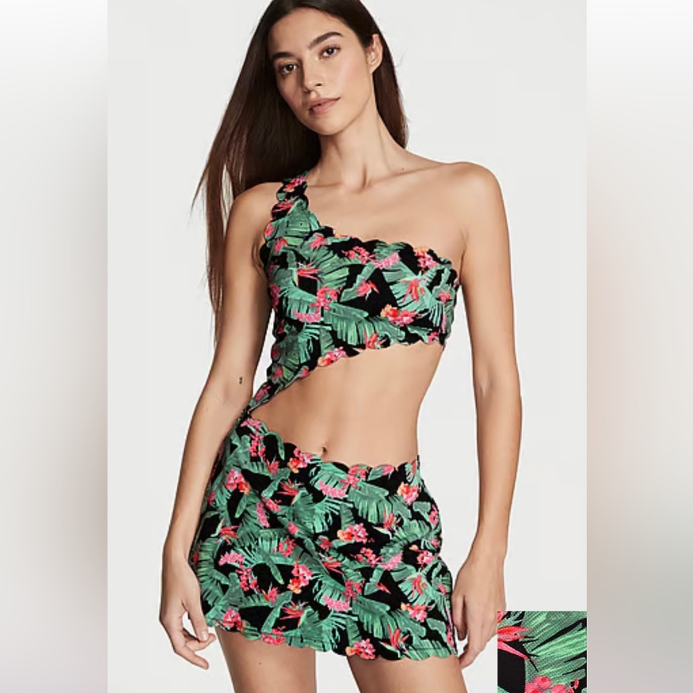 Victoria Secret Scallop Dress🌴🌴